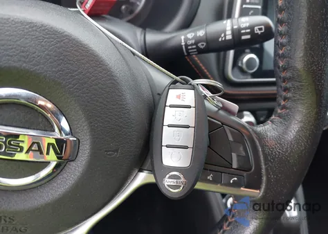 2019 Nissan Kicks Sr z USA, uszkodzony, nr VIN 3N1CP5CU8KL551984